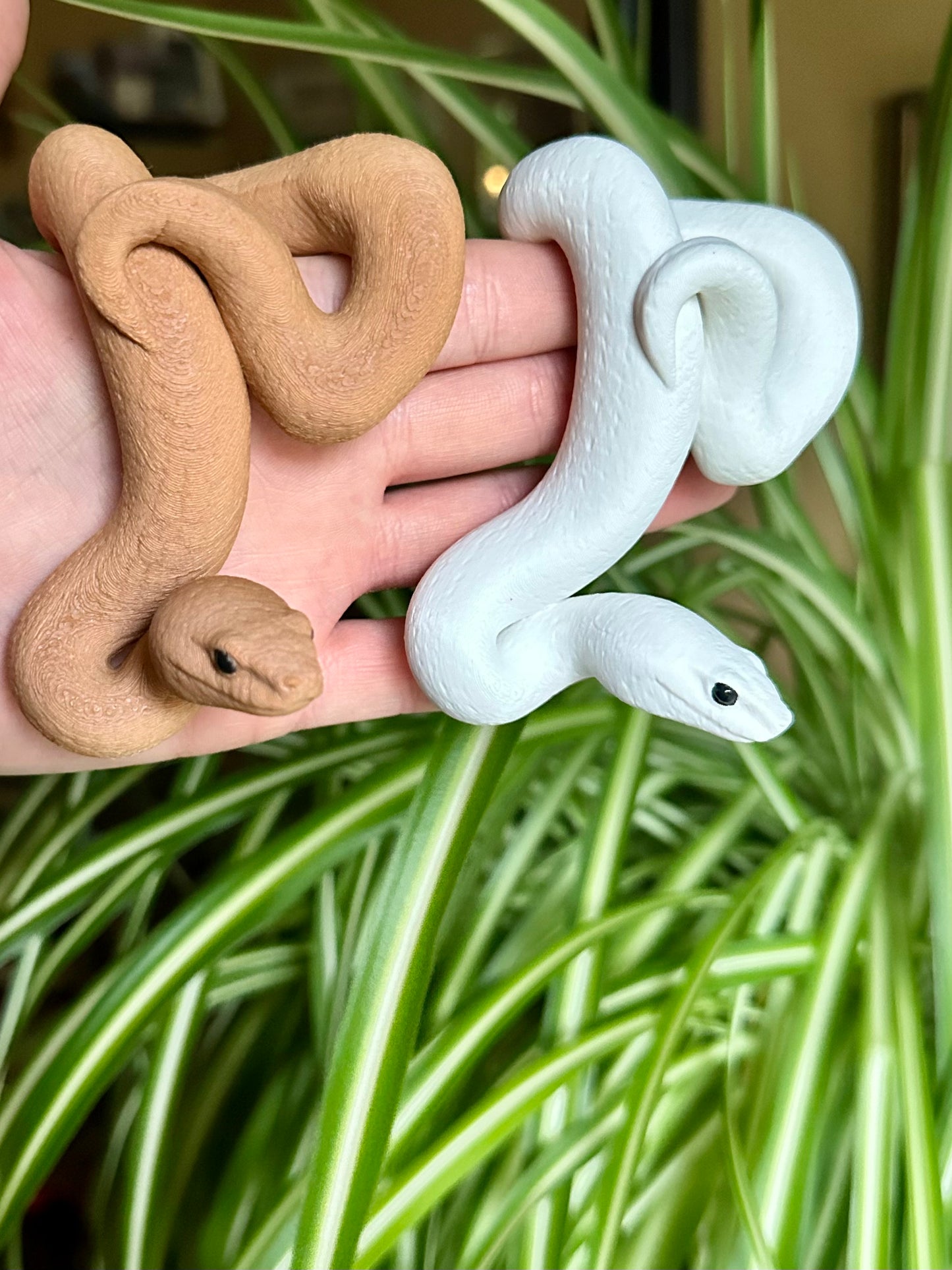 Modern Snake Pot Hanger: 3D Printed Serpent Decor for Indoor Plants