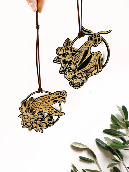 Curiosities Ornaments, Snake, Crocodile, and Praying Mantis