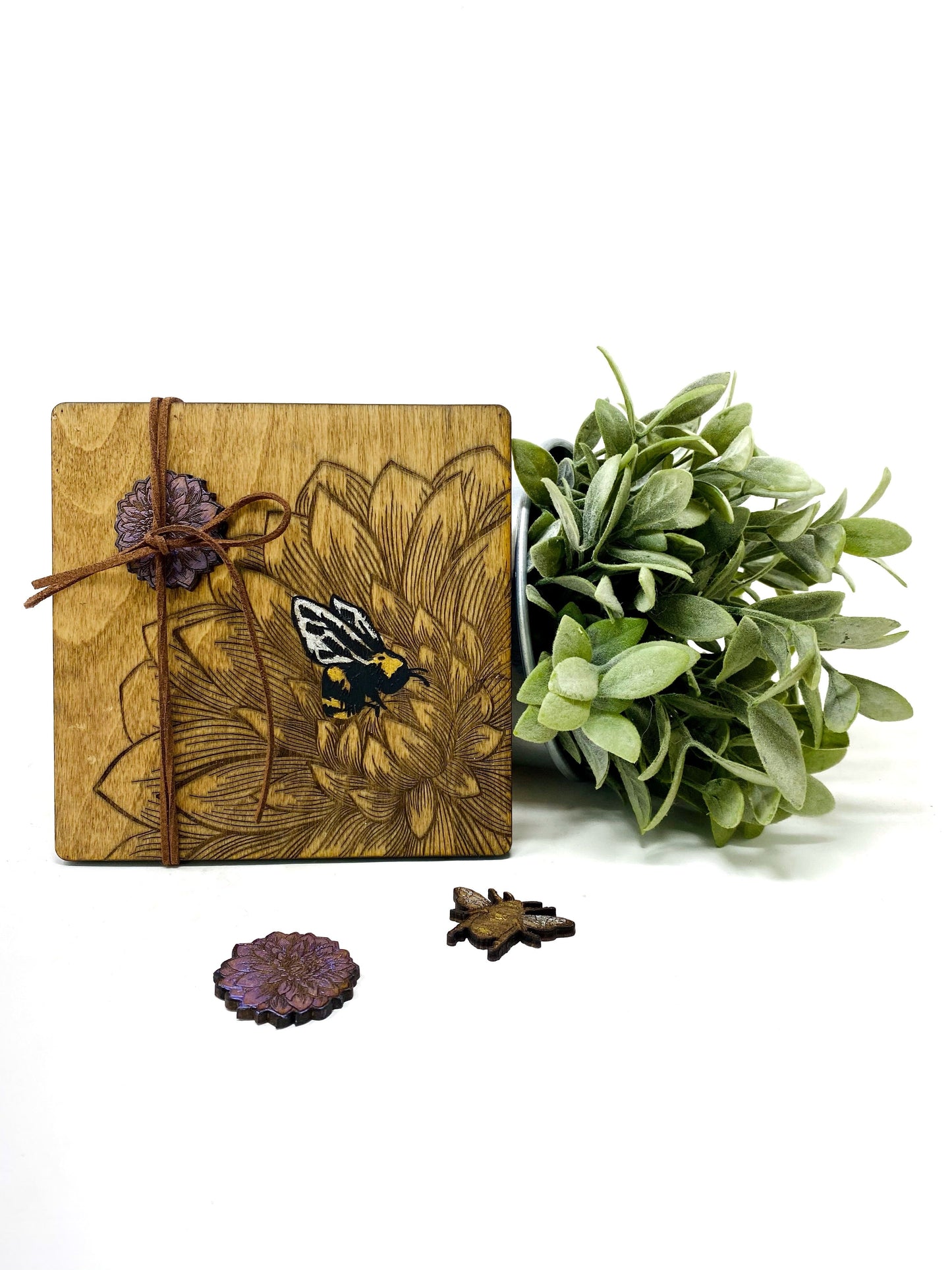 Bees and Dahlia Flowers | Wooden Tic-Tac-Toe Game - Faux Theory Design