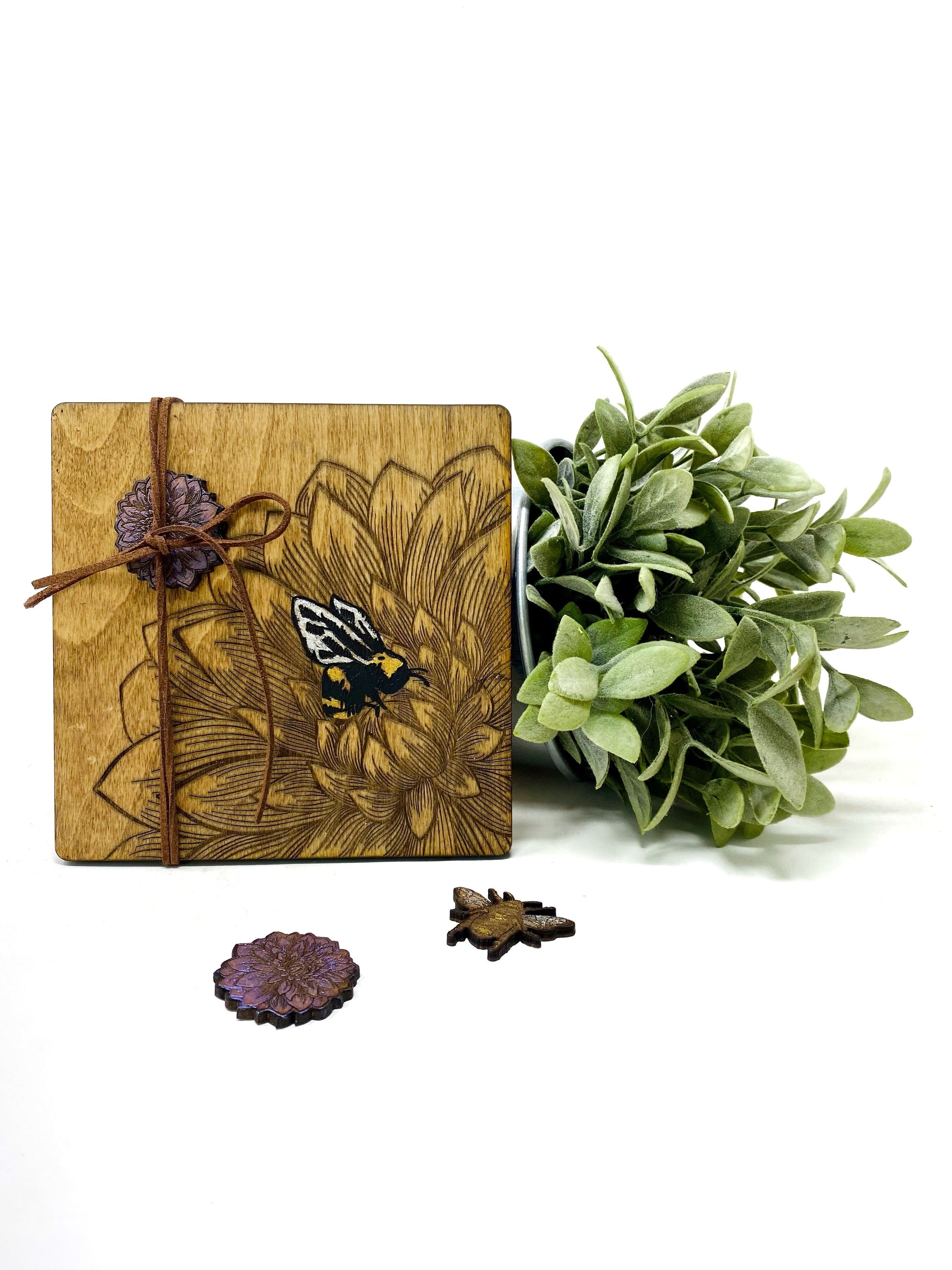 Bees and Dahlia Flowers | Wooden Tic-Tac-Toe Game - Faux Theory Design